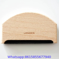 Wholesale Custom Logo Custom Logo Eco Friendly Wooden Cashmere Comb Portable Wool Pilling Sweater Comb