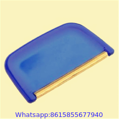 Wool Care Lint Cashmere Comb in plastic material