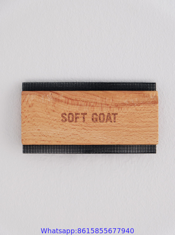 cashmere comb to keep your knitwear